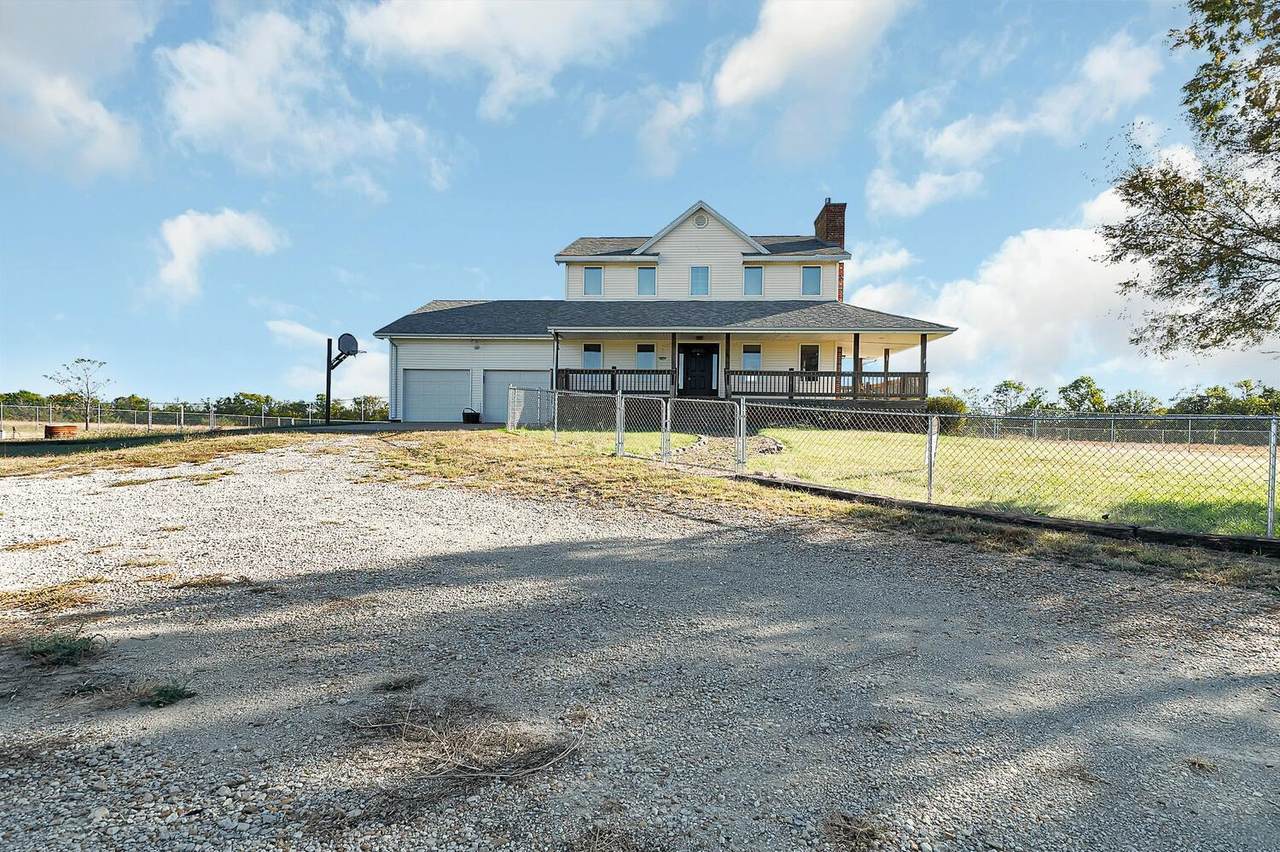 664 90th Ave N - Photo 1