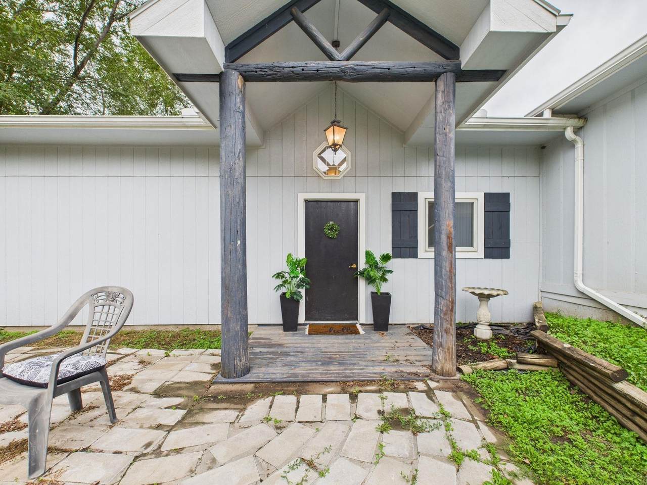 415 Iowa St - Photo 1