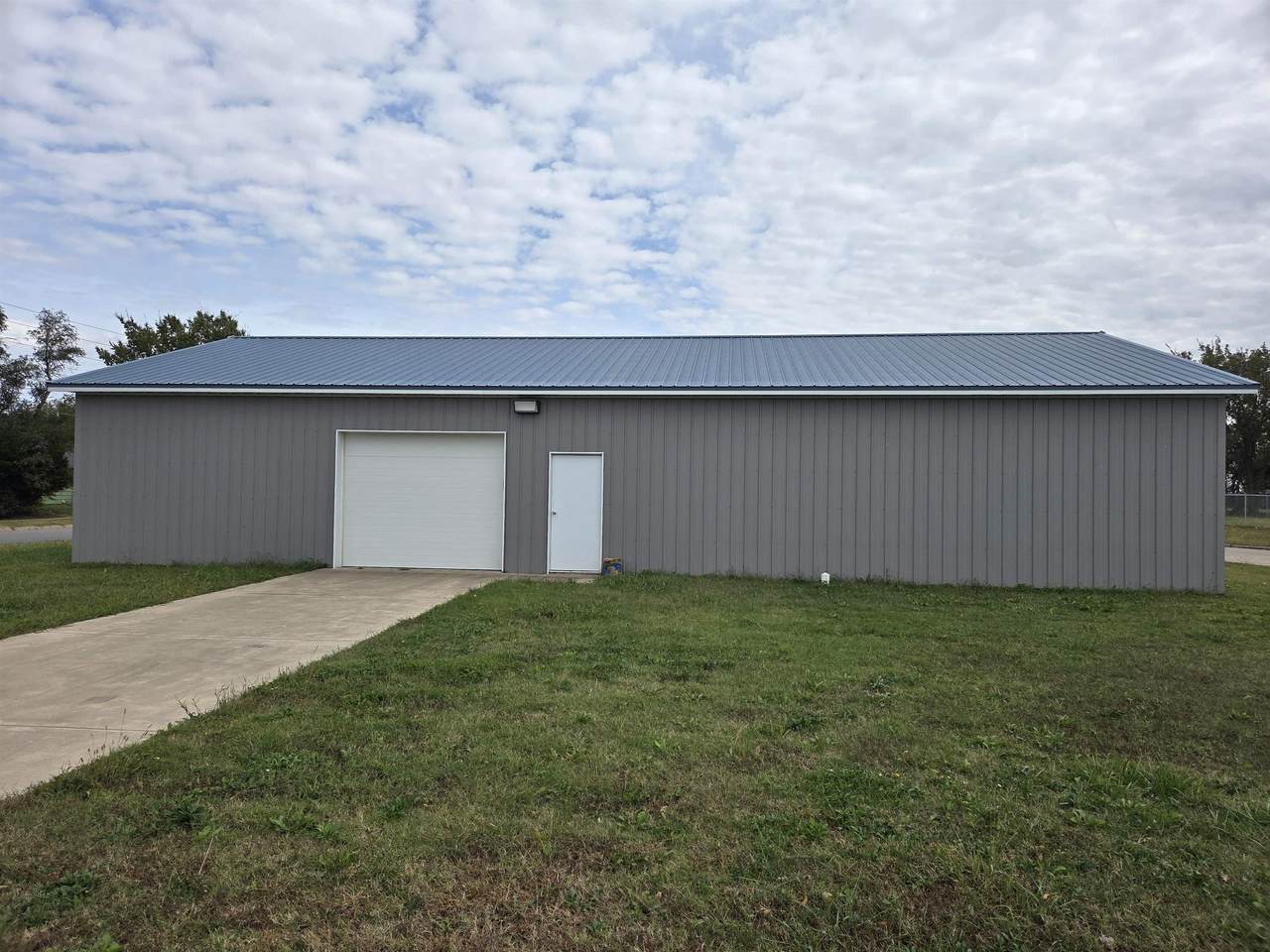 101 14th St Ct - Photo 1