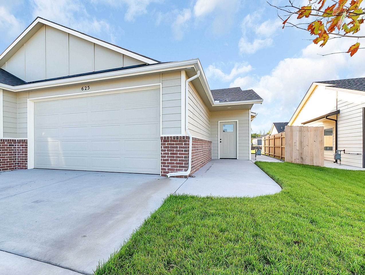 625 Briarbrook Ln - Photo 1