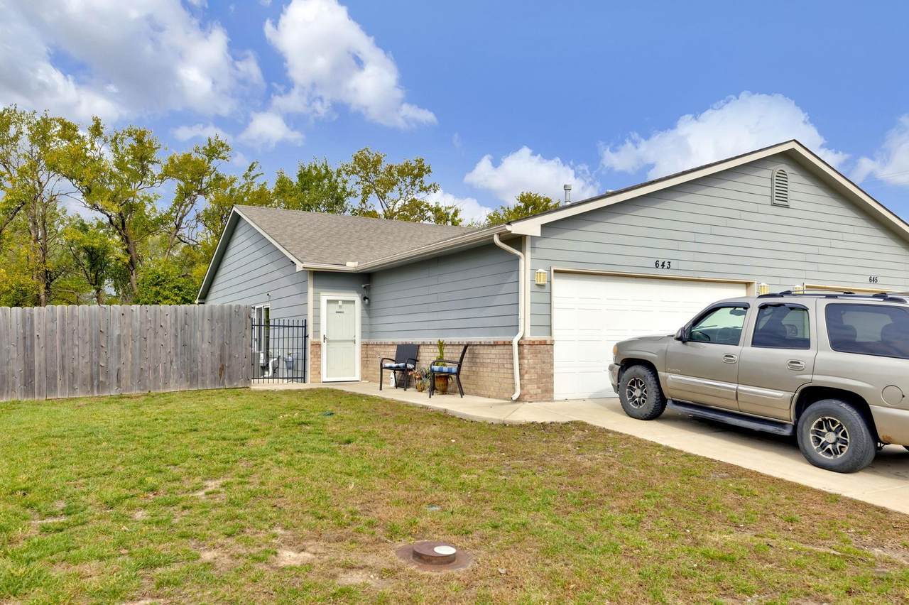 643 Grandstone St - Photo 1