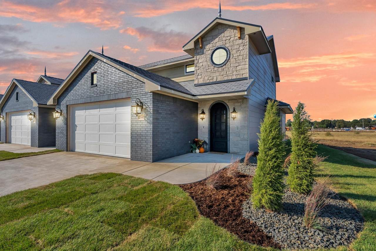 2142 Beaumount - Photo 1