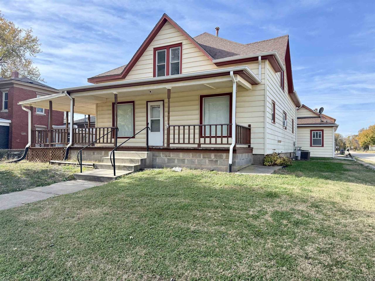 502 King St - Photo 1