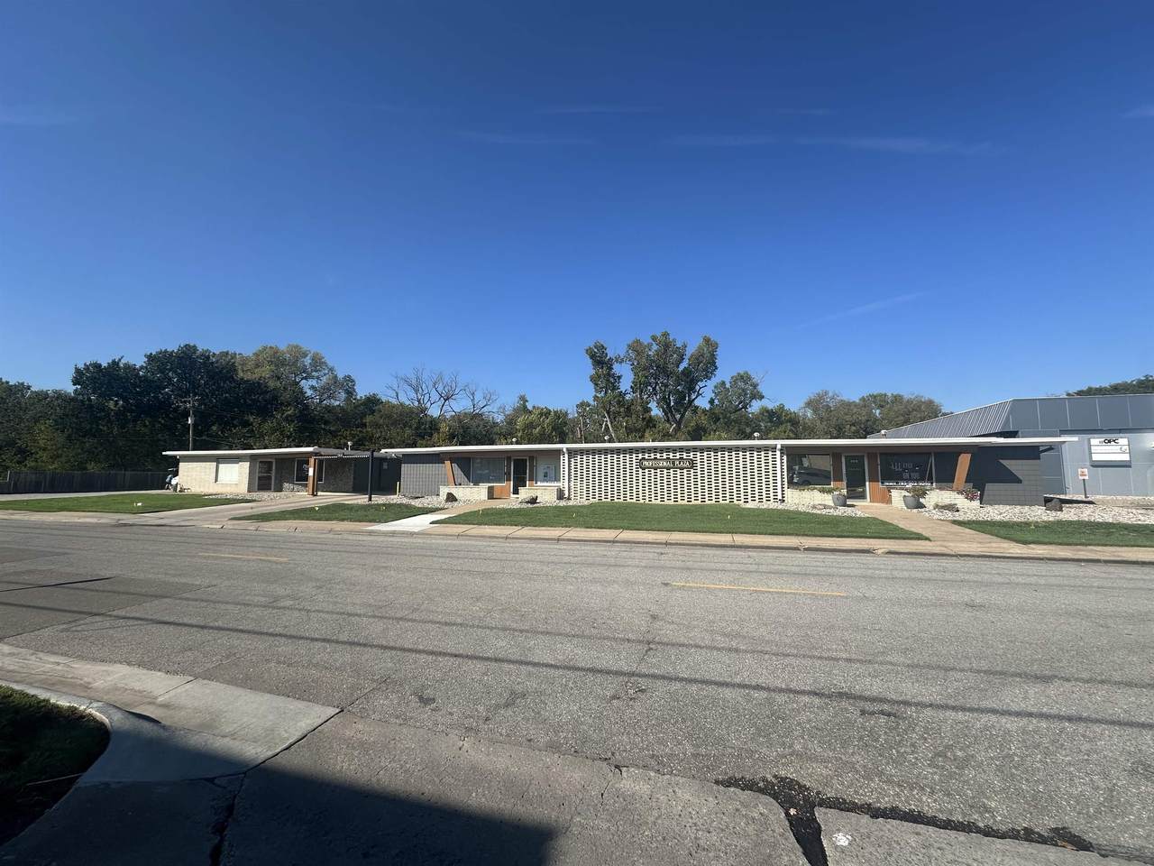 901, 903-905 Prescott Rd - Photo 1