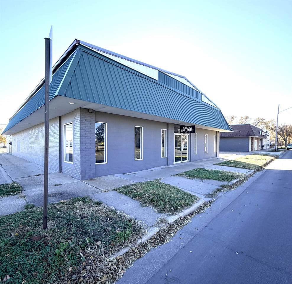 740 9th St - Photo 1