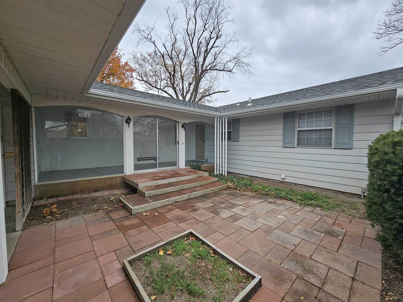 1018 Mellinger Dr - Photo 1