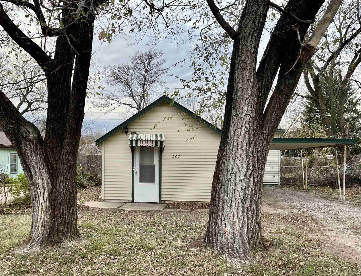 507 Sheridan St - Photo 1