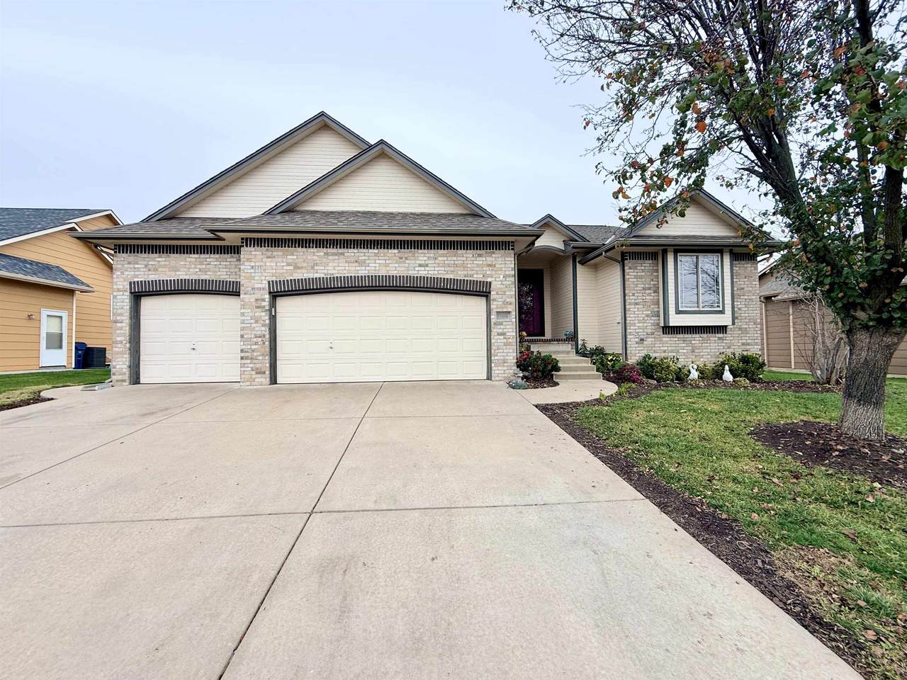 13110 Laguna St - Photo 1