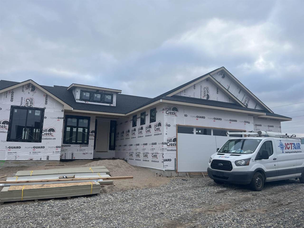 4997 Emerald - Photo 1