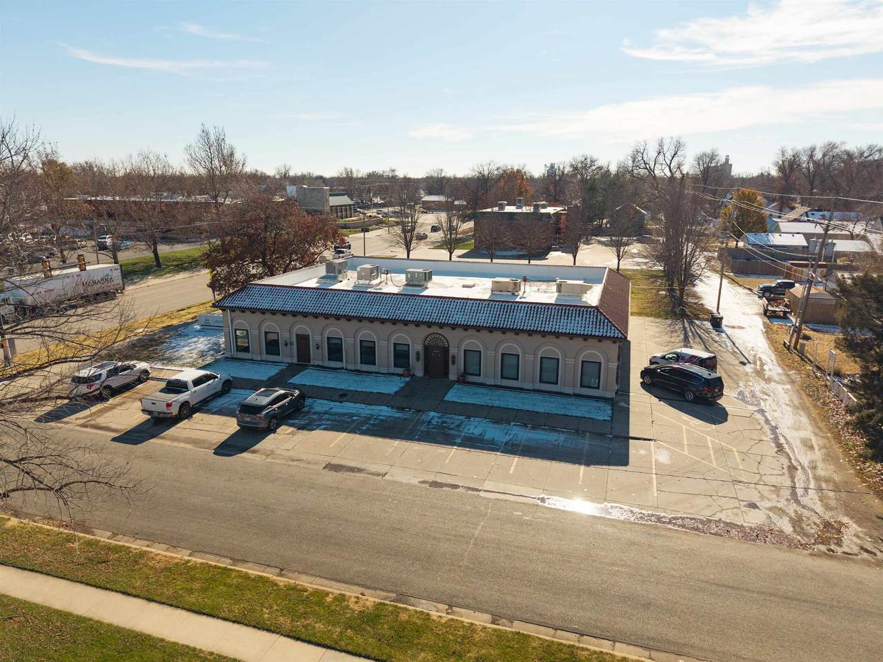 1233 Main St - Photo 1