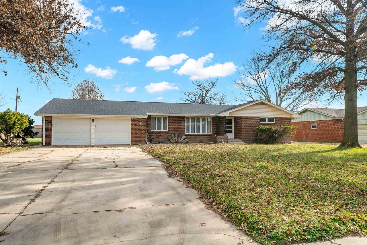 216 Sedgwick Ave - Photo 1