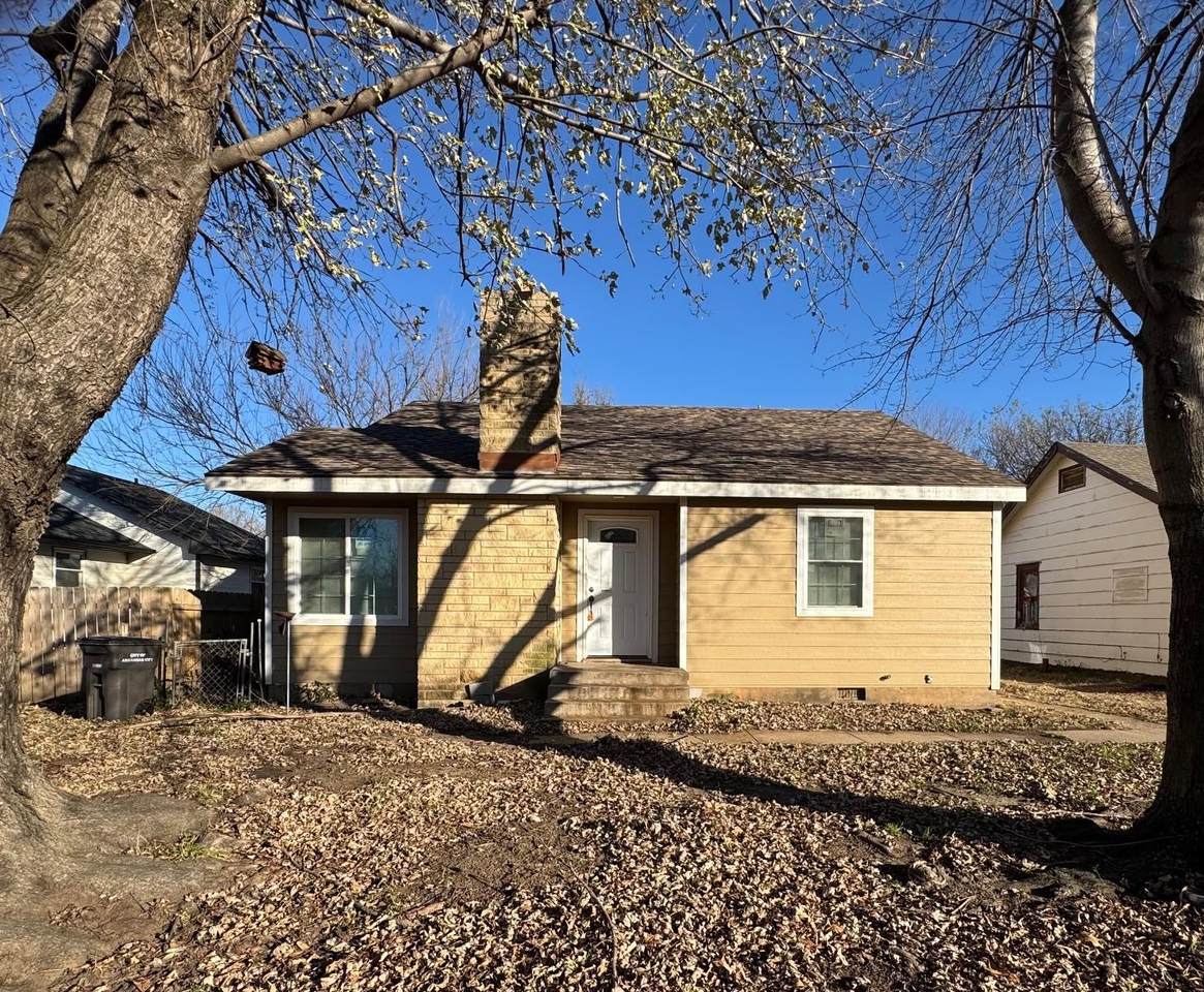 1120 C Street - Photo 1