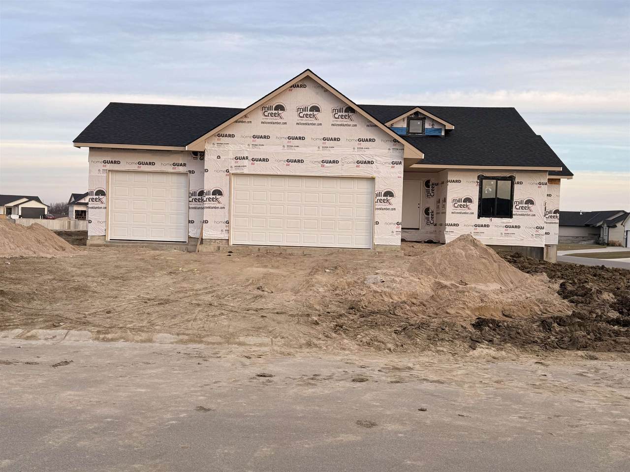 2153 Chateau Ct - Photo 1