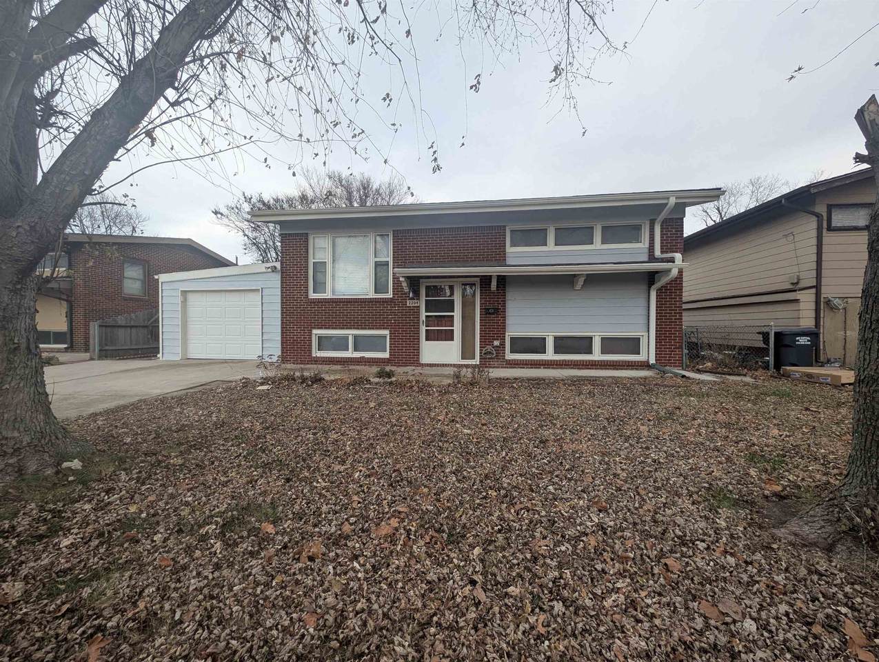 2204 Bennett St - Photo 1