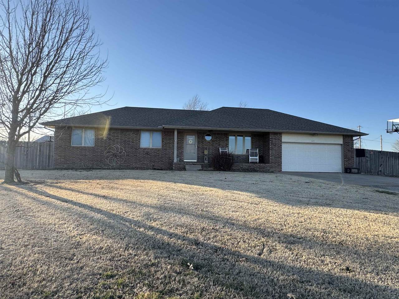 615 Morningside St - Photo 1