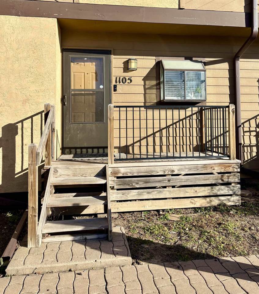 2405 Capri Ln - Photo 1