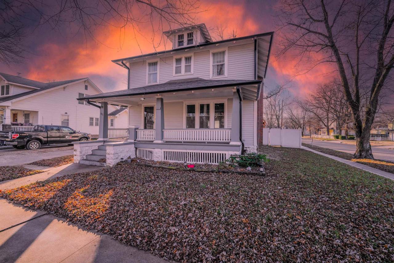 901 8th Ave - Photo 1