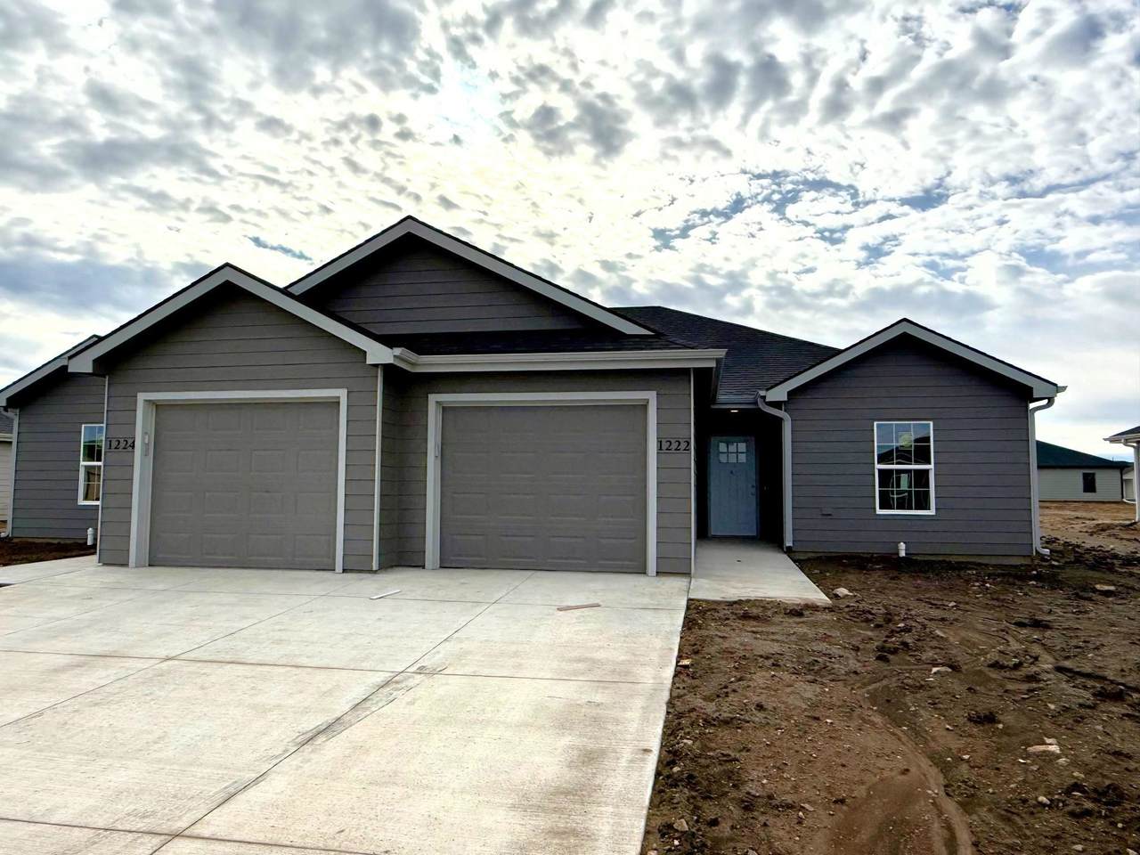 1222 Fountain Dr - Photo 1