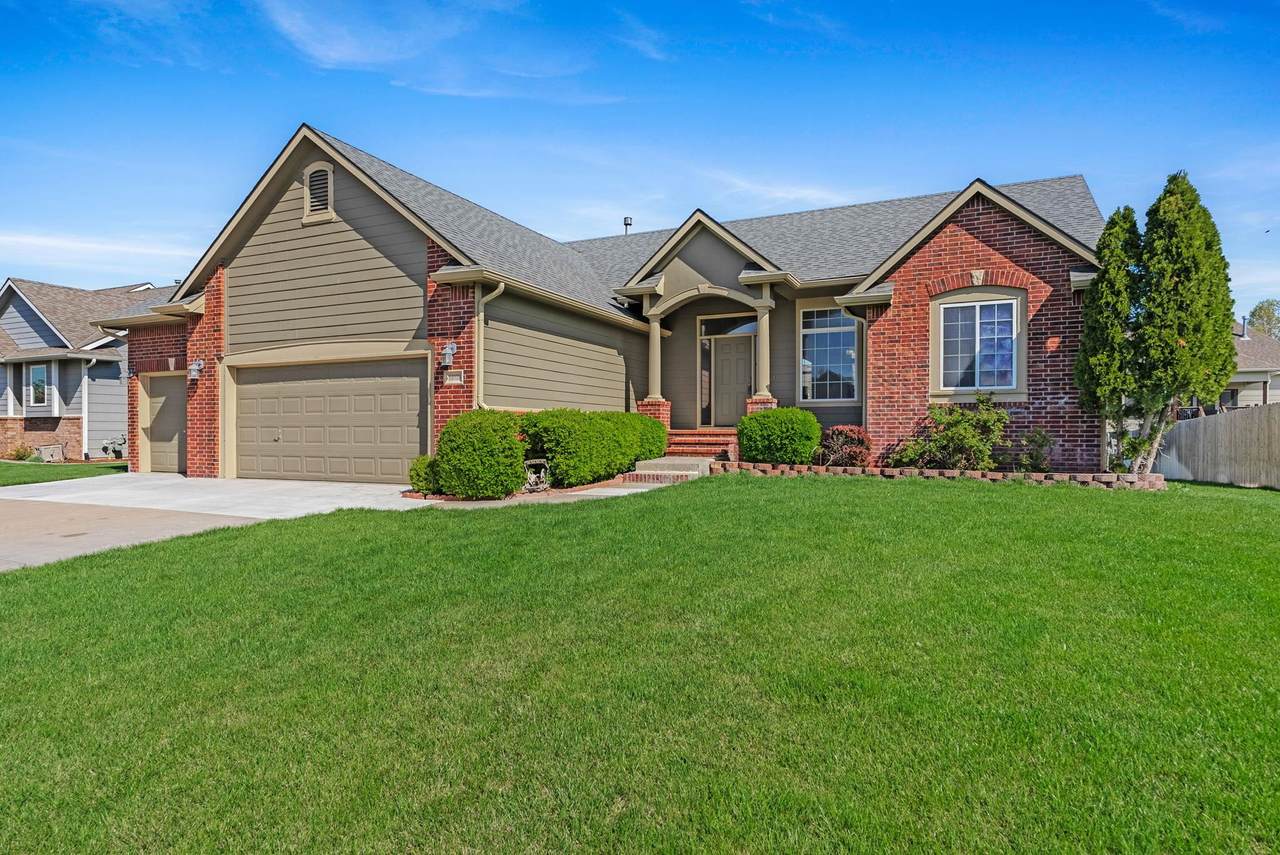 11008 Lantana Circle - Photo 1