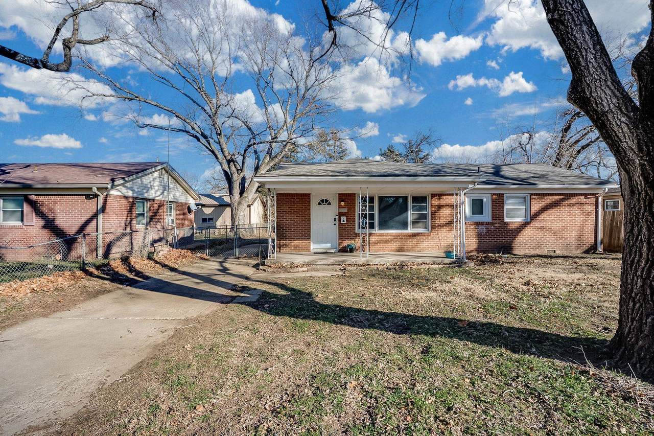 208 Stearns - Photo 1