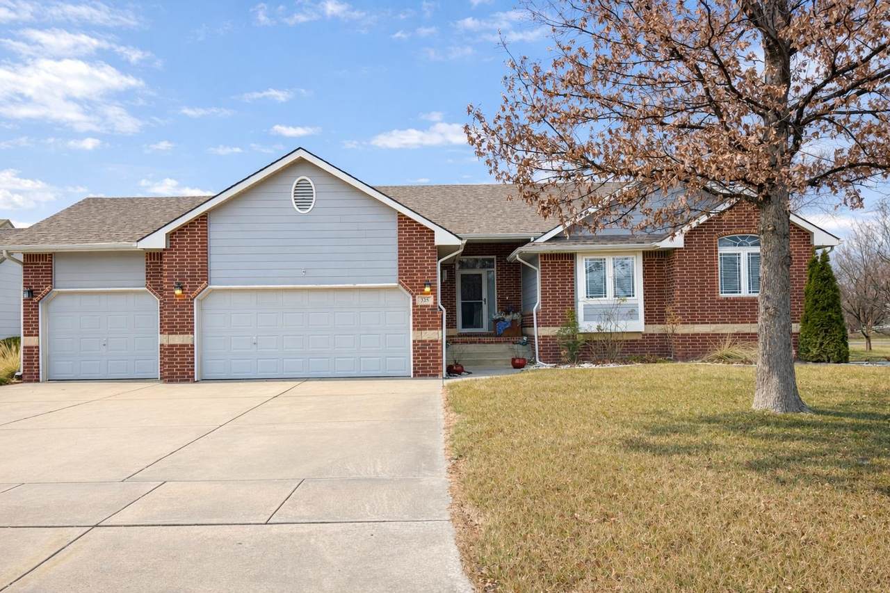 325 Chippers Ct - Photo 1