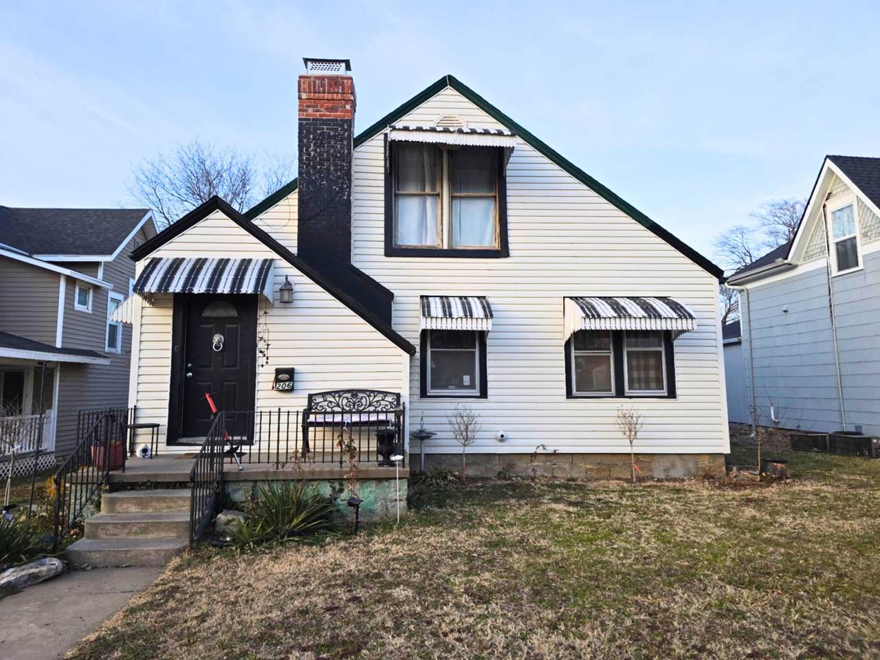 206 Main St - Photo 1