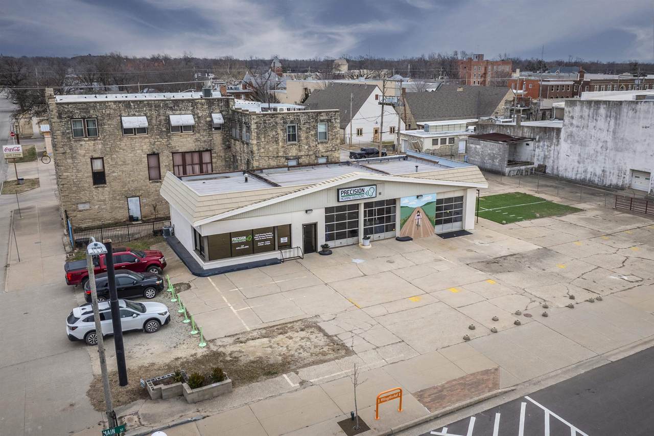 702 Main St - Photo 1