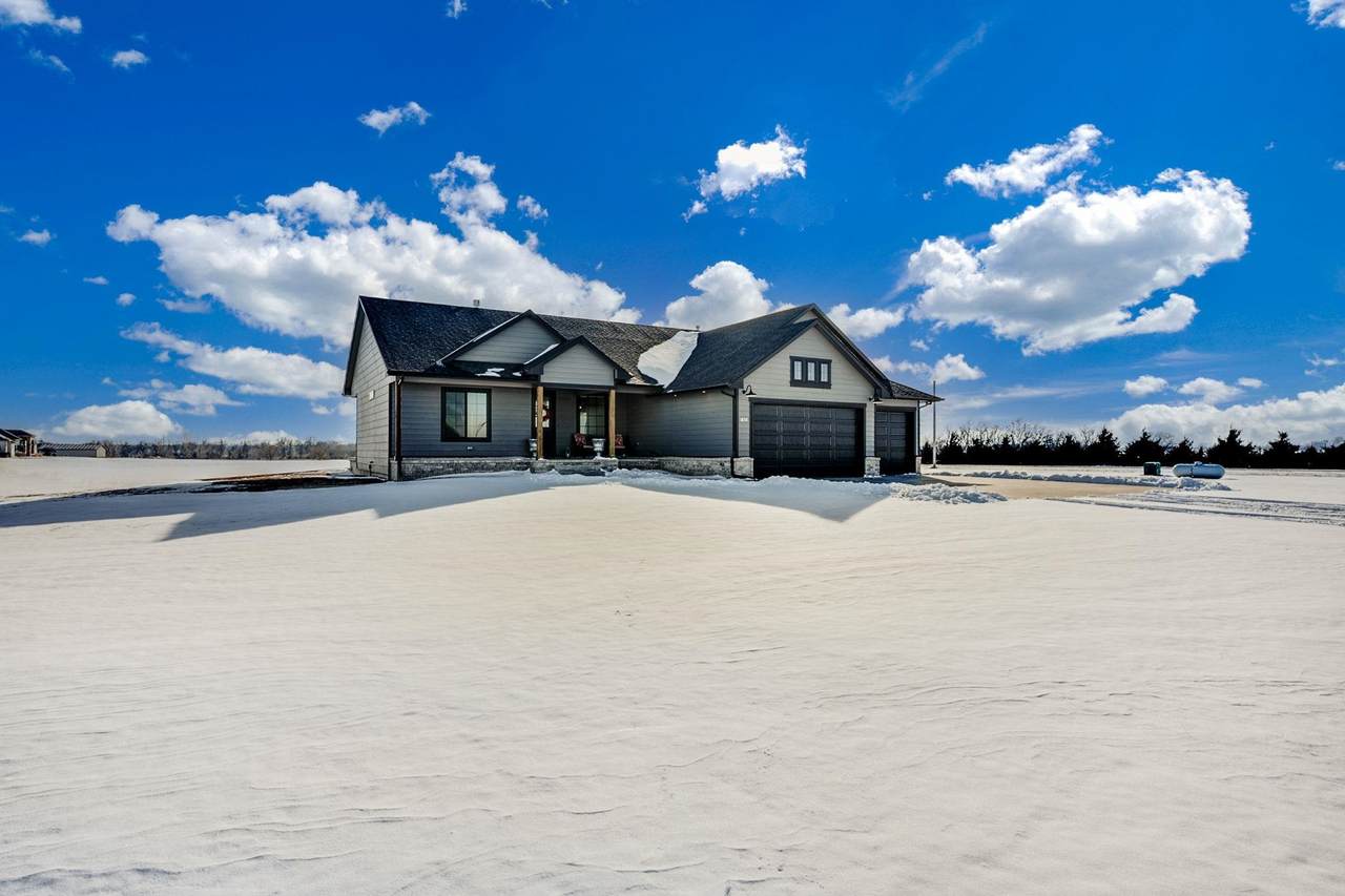 18311 Highview Dr - Photo 1