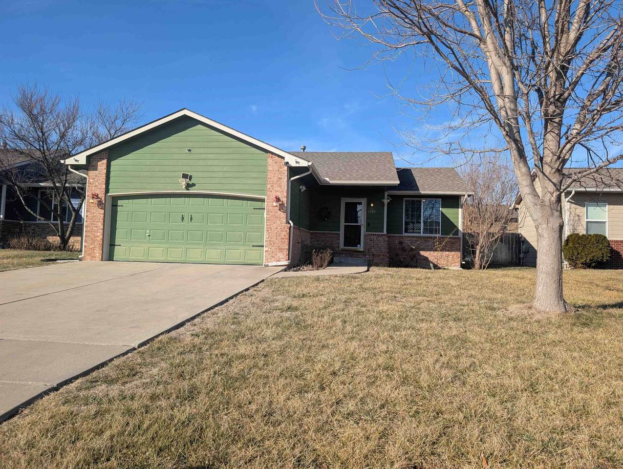 1729 Herrington St - Photo 1