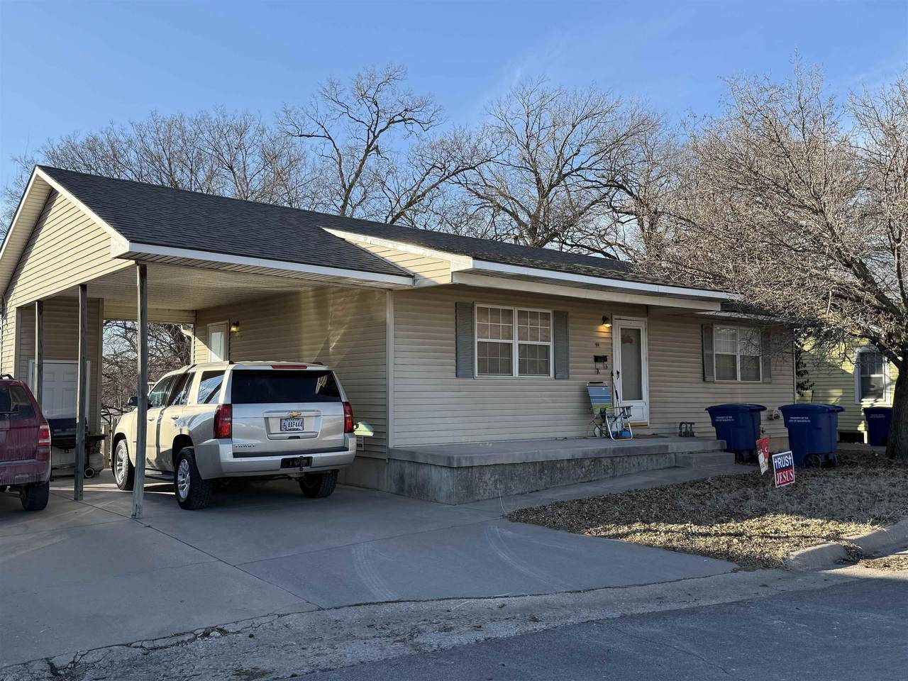 723 Cliff Drive - Photo 1