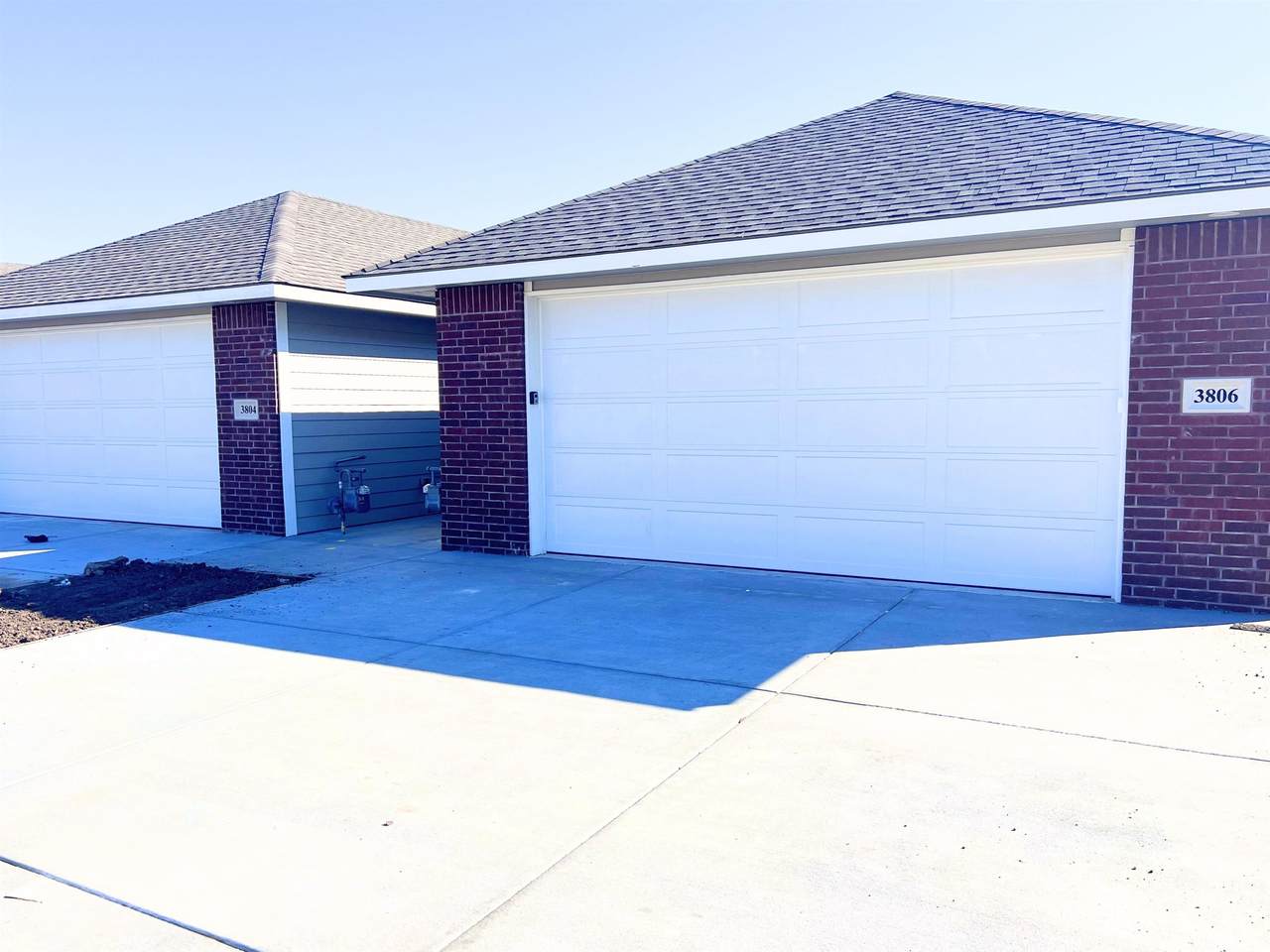 3804-3806 Bluelake Street - Photo 1