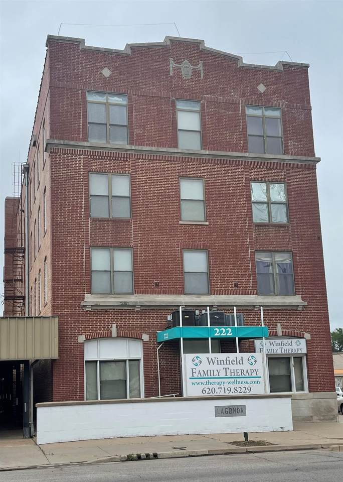 222 9th Ave - Photo 1