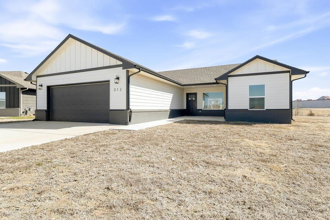 312 Deer Run Ave - Photo 1