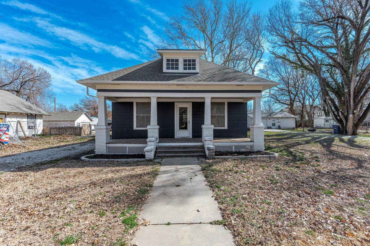 209 8th Street - Photo 1