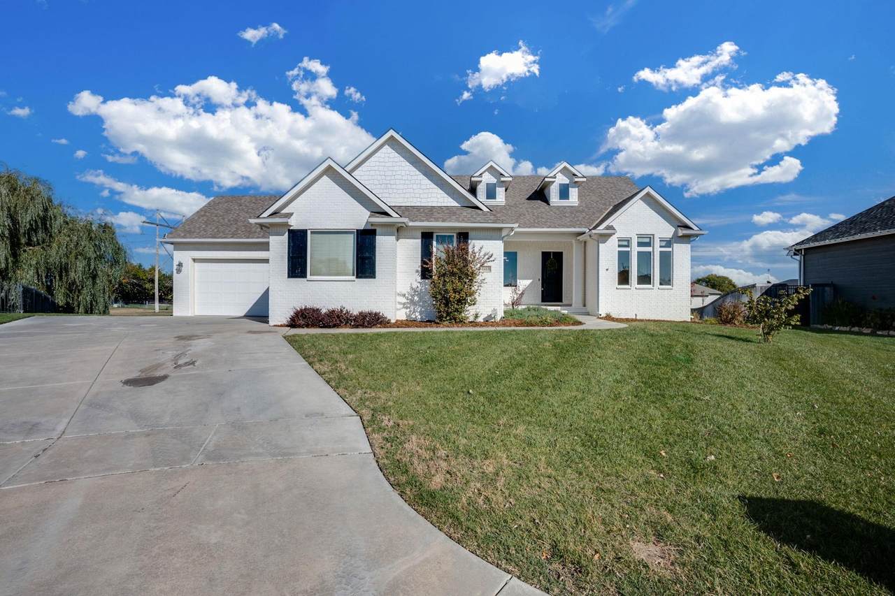 1413 Shadow Rock Drive - Photo 1
