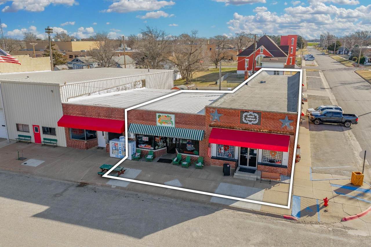242 Main St - Photo 1