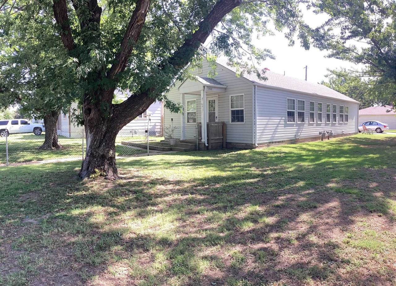 1302 Clark St - Photo 1