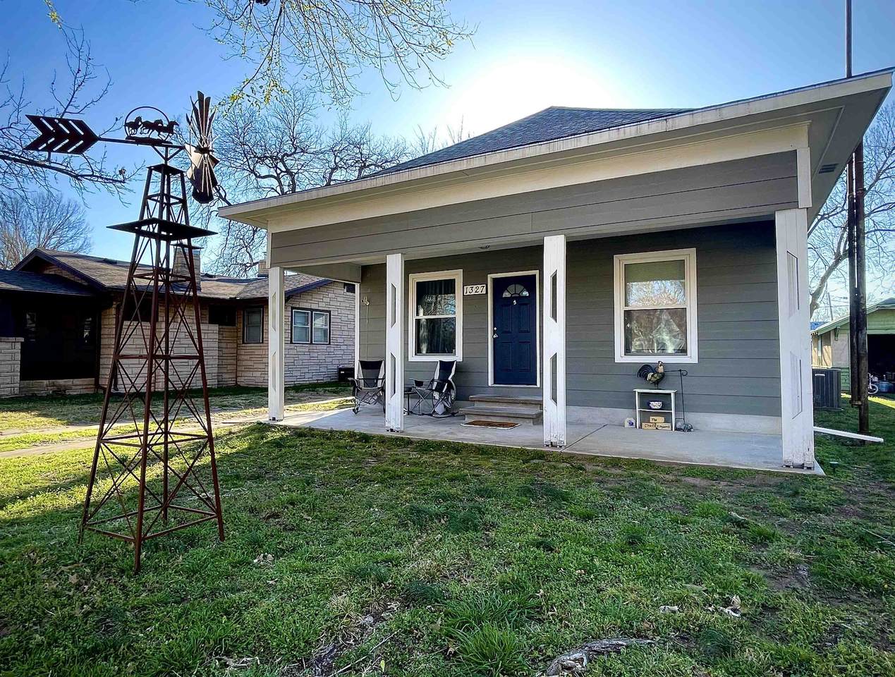 1327 2nd - Photo 1