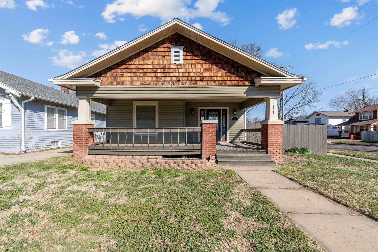 861 Highland Ave - Photo 1