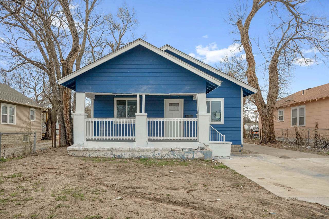 1106 Grove Ave - Photo 1