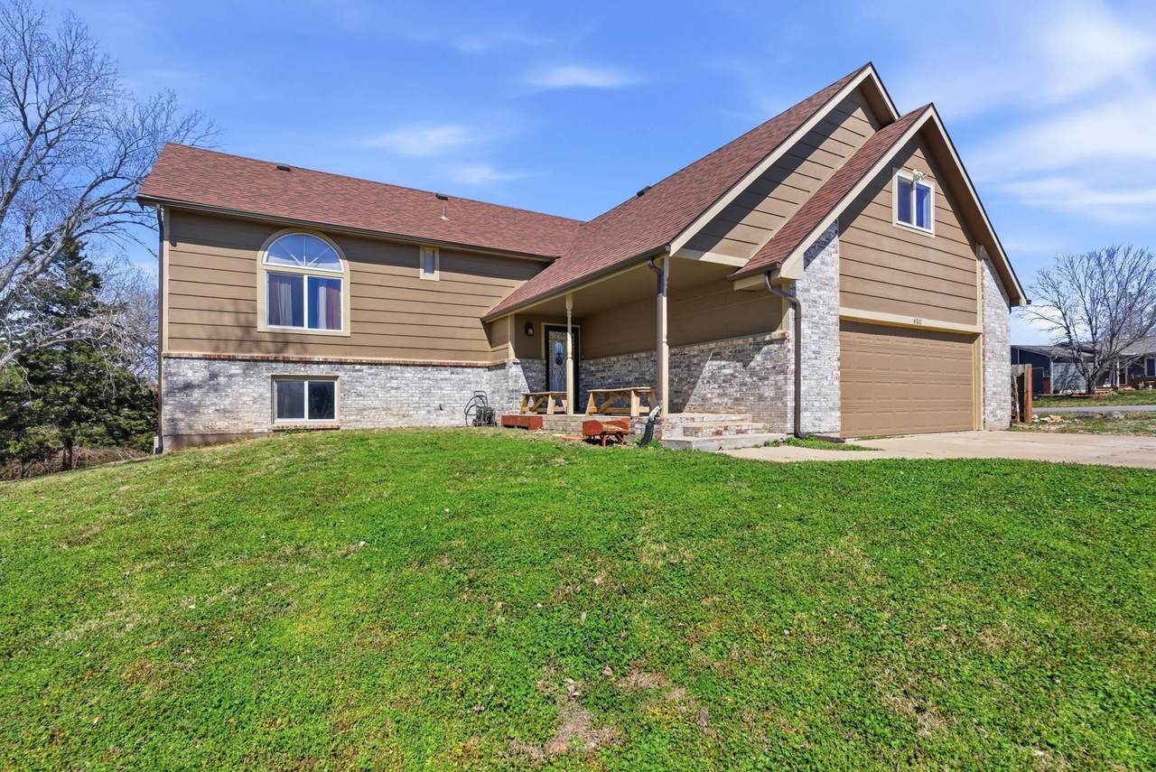 400 White Tail St - Photo 1