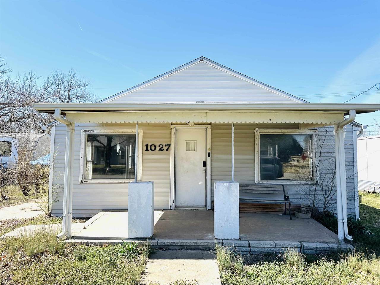 1027 5th St - Photo 1