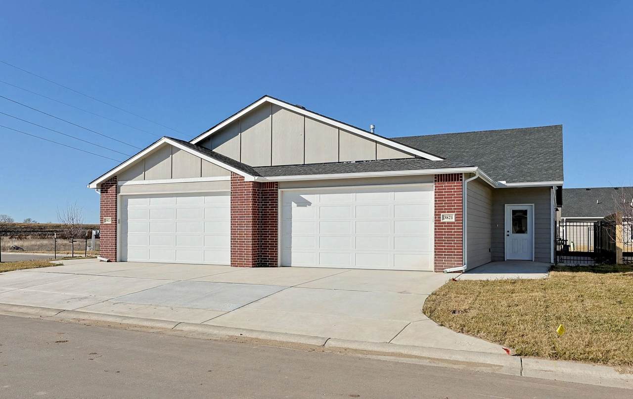 3833-3835 Bluelake Ct - Photo 1