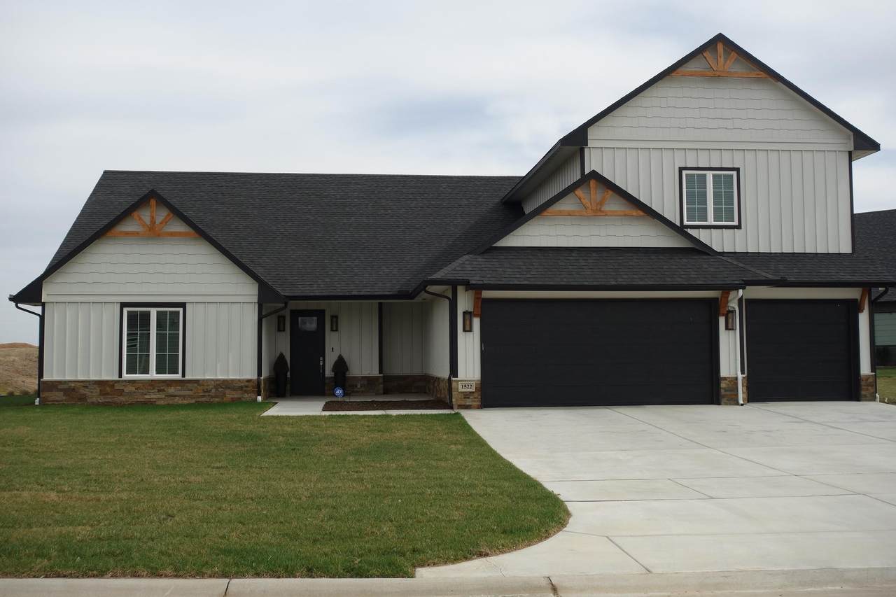 1522 Emerald Valley Dr - Photo 1