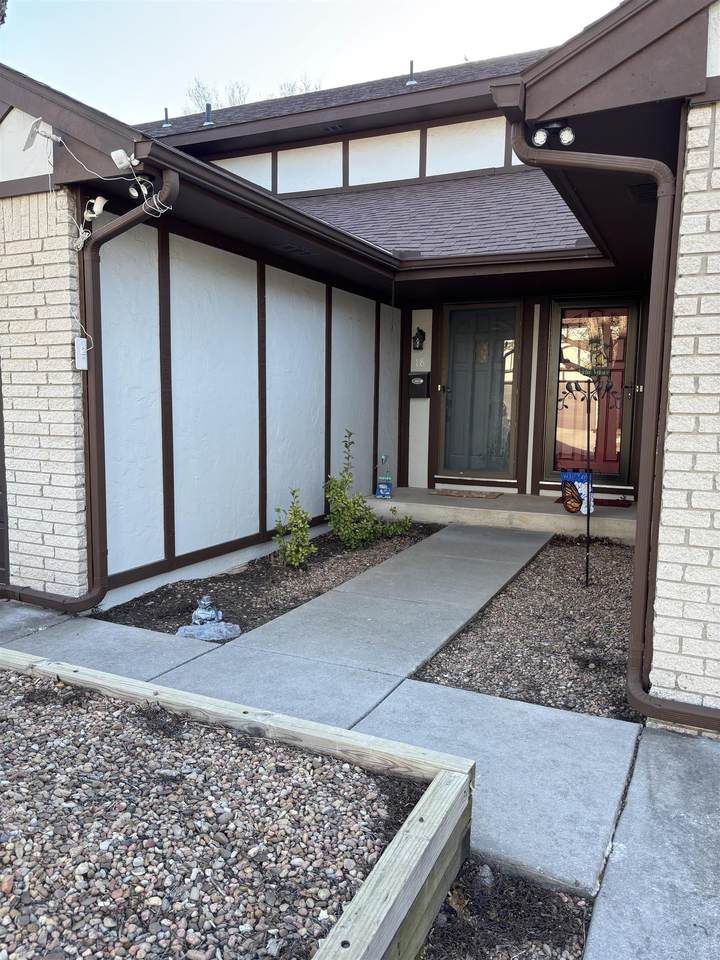 https://bt-photos.global.ssl.fastly.net/wichita/orig_boomver_2_670299-1.jpg