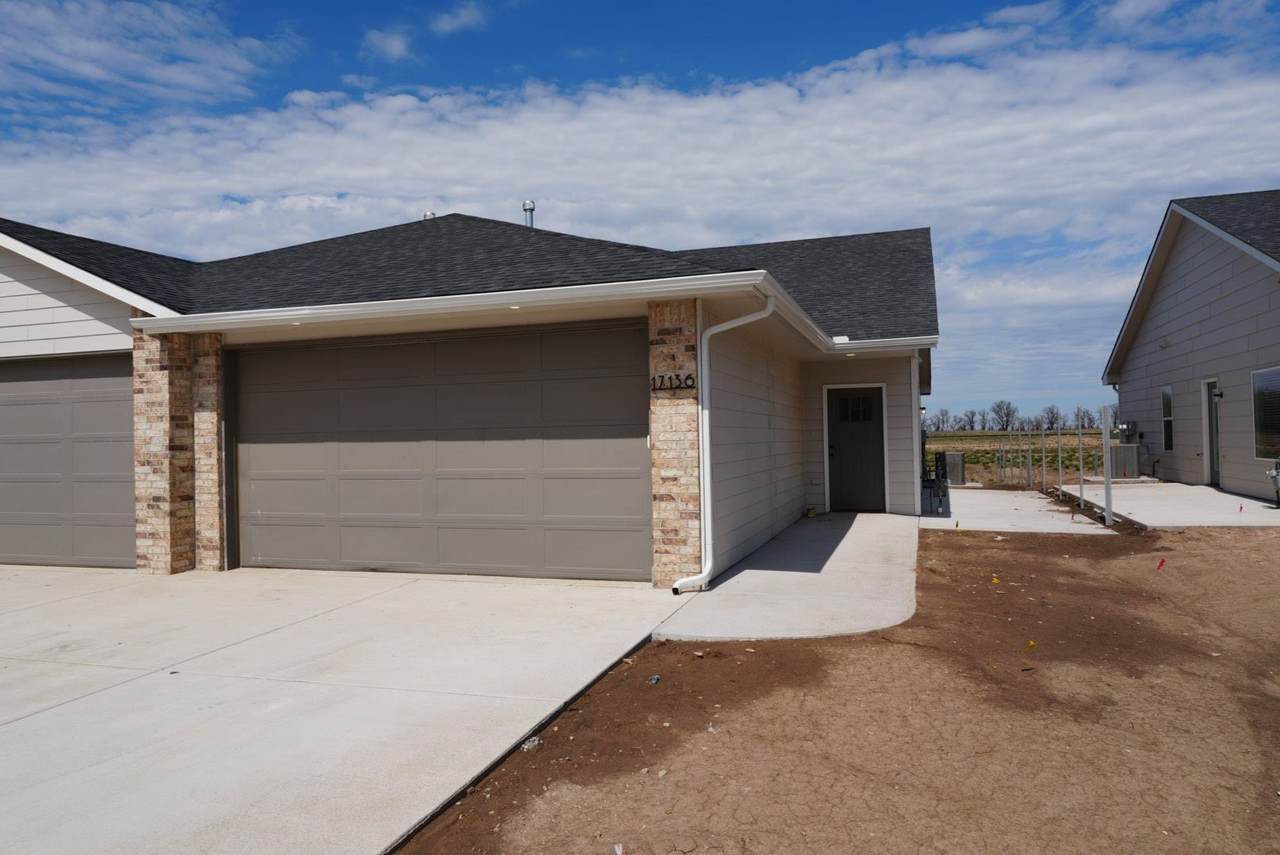17136 Lawson Cir - Photo 1