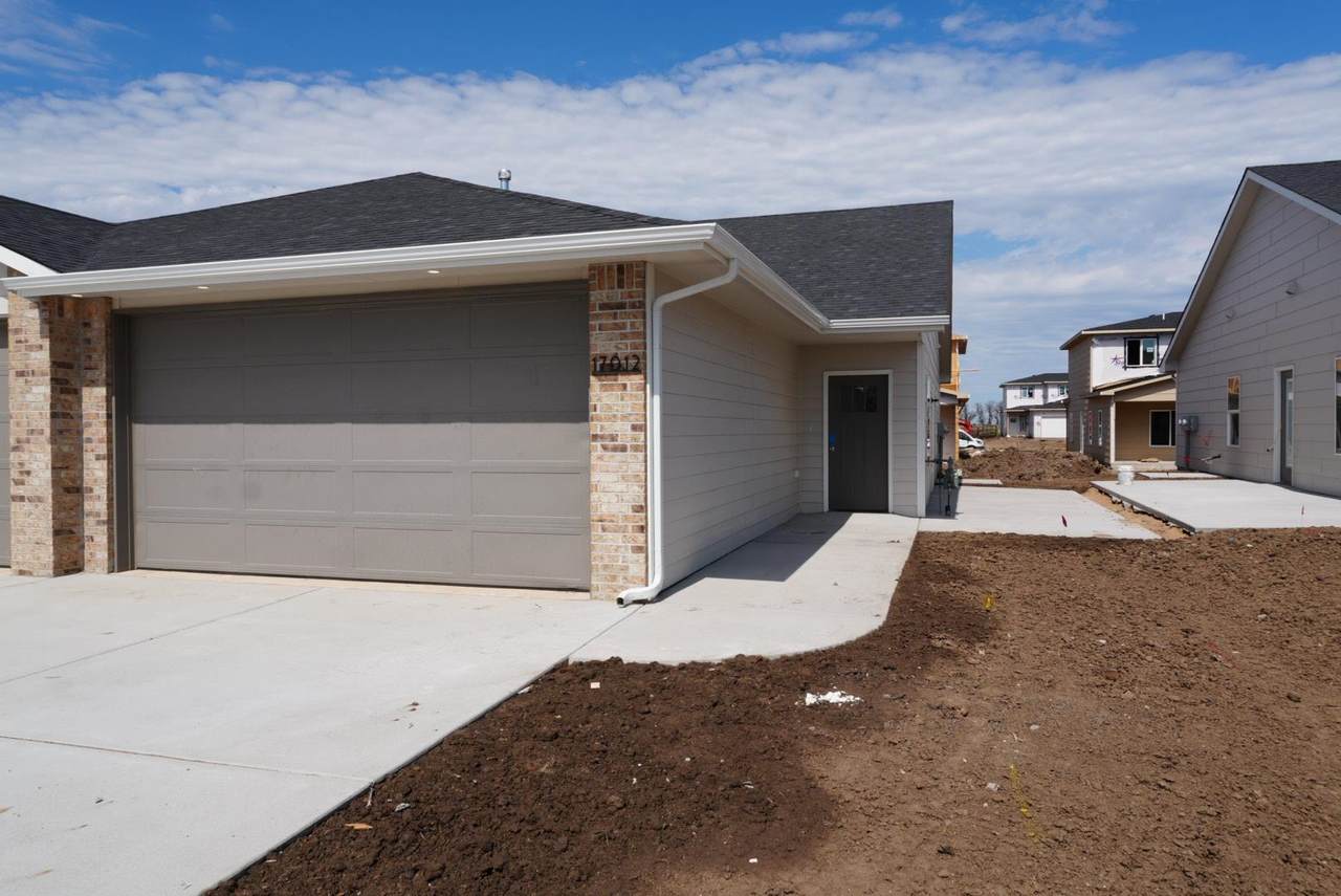 17012 Lawson St - Photo 1