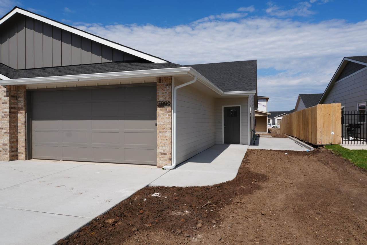 17006 Lawson St - Photo 1