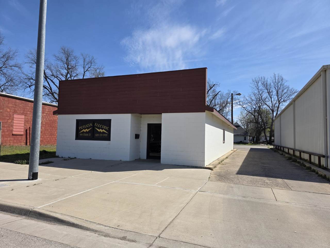 408 Main St - Photo 1