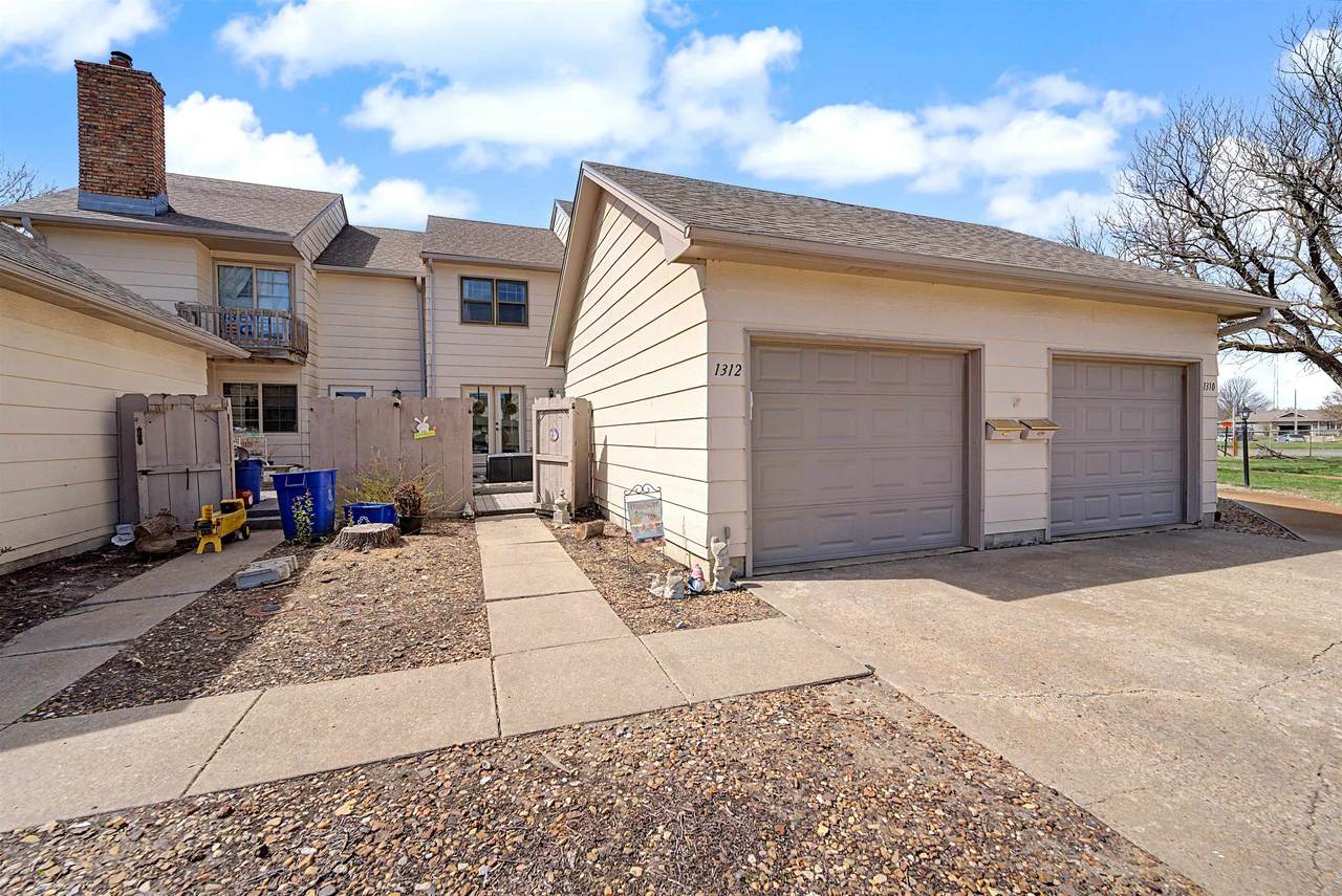 1312 Parkwood Dr - Photo 1